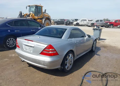 2004 Mercedes-Benz Slk 230 Kompressor z USA, uszkodzony, nr VIN WDBKK49F44F296045